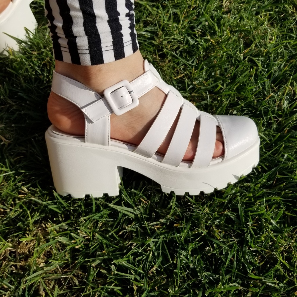 Close Toe White 90's Grunge Look Chunky Shoes - Picture 7 of 8